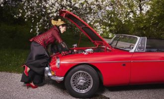 Neuer Kalender der Goldhauben rückt gelebte Bräuche ins Rampenlicht 