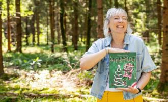 LANGENSTEIN. 1 Buchexemplar "Weihnachtswichtel Helmut" von Autorin Sandra Weinberger