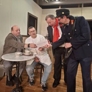 NAARN. 3 x 2 Freikarten für „Kaffee mit Schlag“ im Pfarrsaal