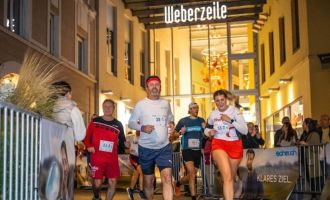 RIED/INNKREIS. Zwei Startplätze für jeweils ein Dreierteam beim business2run Firmenlauf in der Weberzeile Ried