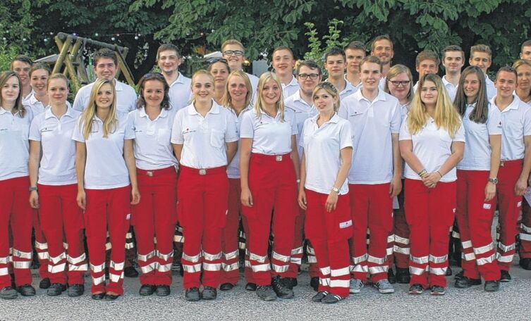 34 neue Rettungs-Sanitäter für den Bezirk