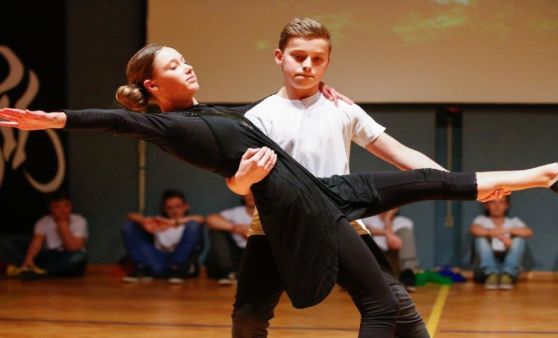 Spektakuläre Show beim Schauturnen der Sport NMS Bad Kreuzen
