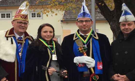 Traditionelle Rathausstürmung der Faschingsgilde Perg