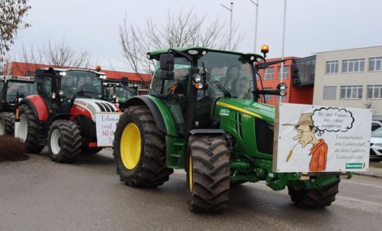 Groß-Demonstration in Perg: Bauern steigen für faire Lebensmittelpreise auf die Barrikaden