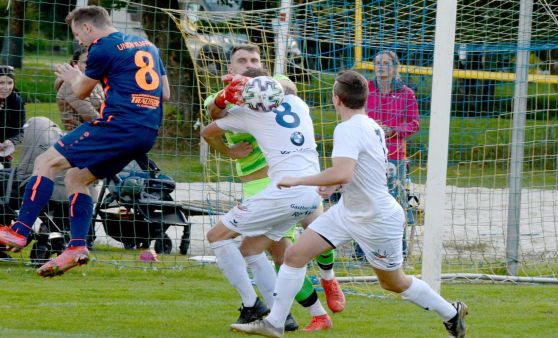 Klaffer entführt drei Punkte aus Haslach