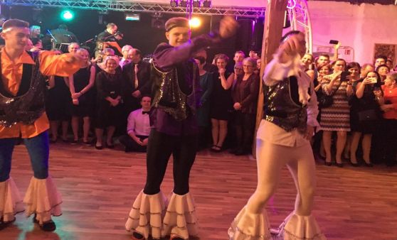 Glanzvolle Gym-Ballnacht