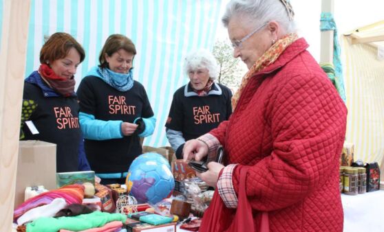 Regionaler Markttag mit globalen Einflüssen
