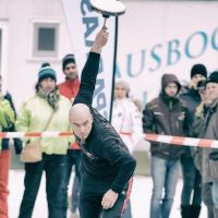 Eisstock-Weitschießen auf der Donau in Untermühl