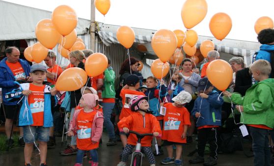 Global 6K-Wanderung: Peilsteiner ermöglichen 60 Kindern Zugang zu sauberem Trinkwasser