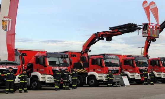 Gut gerüstet für den Notfall: Oö. Feuerwehren feiern große Übergabe