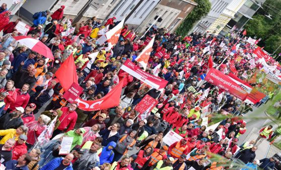 „Preise runter“: ÖGB-Demo in Linz