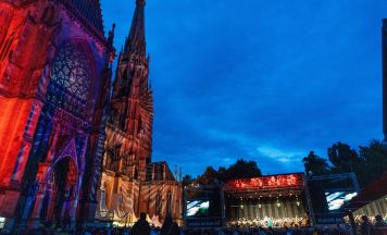 007 am Linzer Domplatz: Große Bond-Melodien zum Klassik am Dom-Auftakt