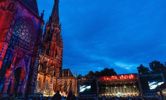"007" am Linzer Domplatz: Große Bond-Melodien zum Klassik am Dom-Auftakt