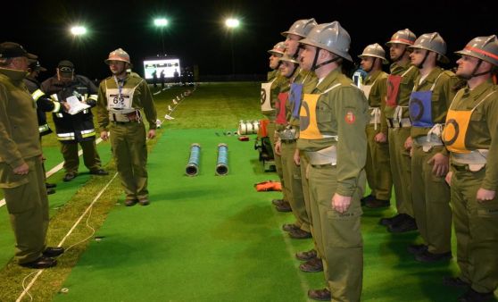 Kampf um den Goldenen Helm