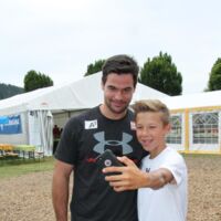 Skistar Vincent Kriechmayr besucht das Feriencamp St. Oswald