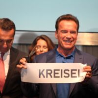 Sensation: Arnold Schwarzenegger besucht Kreisel Electric in Rainbach