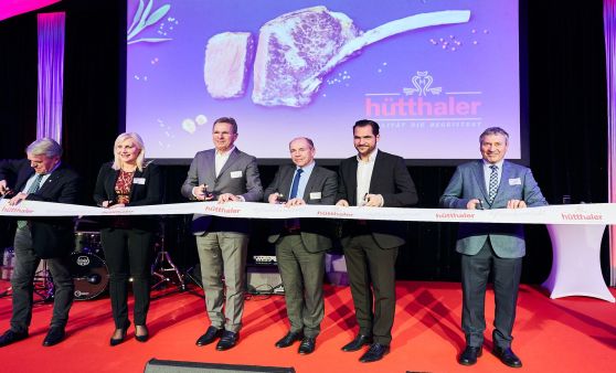 Hütthaler eröffnet Österreichs ersten gläsernen Schlachthof