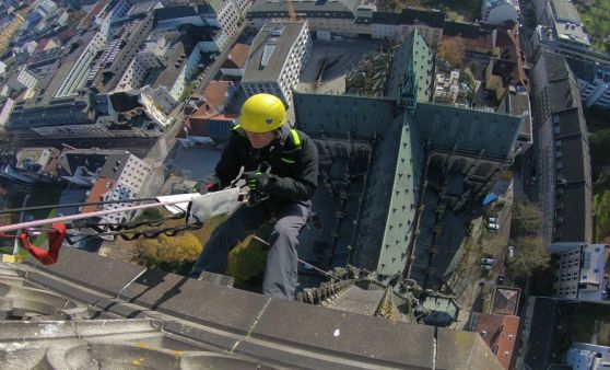 Turm des Linzer Mariendoms wird spektakulär untersucht