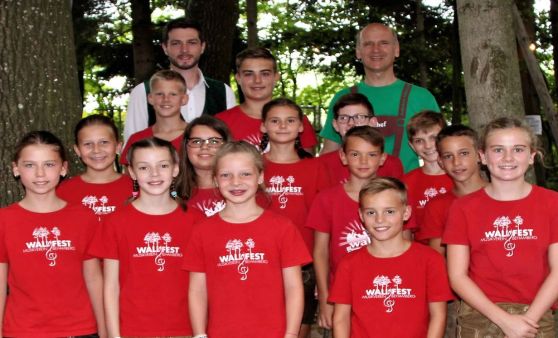 Ansturm auf Waldfest und Dämmerschoppen