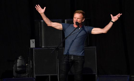 STING Live auf Burg Clam, support sein Sohn Joe Sumner