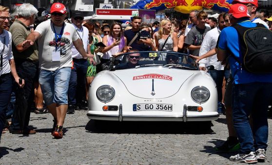 Ennstal Classic Stadtplatz Steyr Patrick Dempsey und Mark Webber