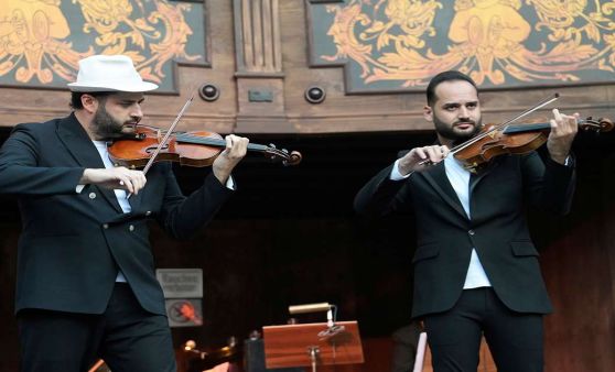 Musikfestival Steyr präsentiert DI: FL€:DA:MAUS R€LOAD€D im Janoska Style