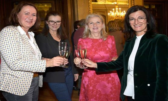 Zertifikatsverleihung im Schloss Puchberg vom Leadershiplehrgang für Frauen