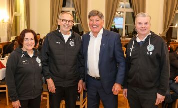 Haidlmair lud Micheldorf-Kicker zum Teamabend