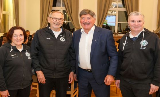 Haidlmair lud Micheldorf-Kicker zum Teamabend