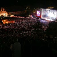 30 Jahre Tips mit Simply Red auf Burg Clam