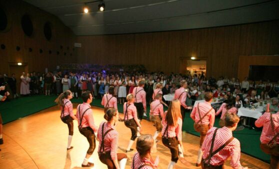 Osterball der Landjugend Oftering-Wilhering im Kulturzentrum Hlörsching