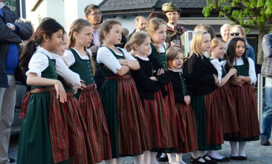 Maibaumaufstellen in Kirchham