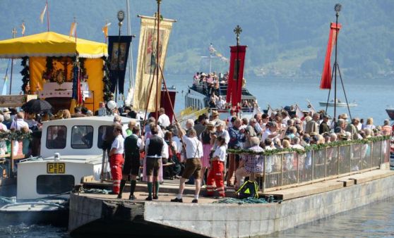 Seeprozession: Fronleichnam in Traunkirchen