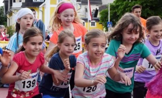 Papierstadtlauf in Laakirchen