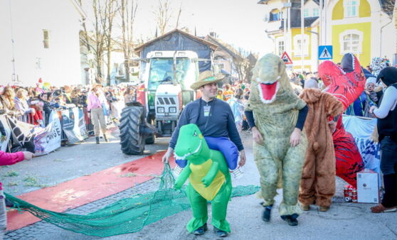 Faschingsumzug in Oberweis und Laakirchen