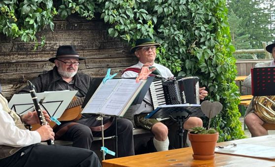 Hütt'nmusi auf dem Braunberg