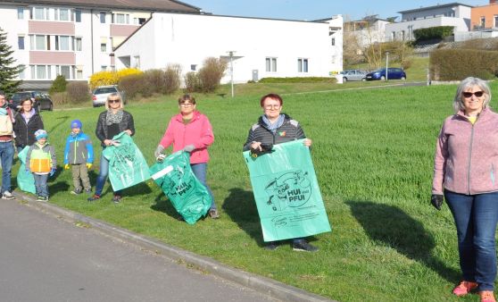 Fleißige Hände bei „Hui statt Pfui“