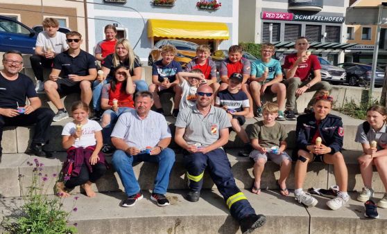 Eis für Feuerwehrjugend