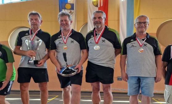 Esternbergs Stocksportler holen Landesmeistertitel bei den Senioren Ü-50