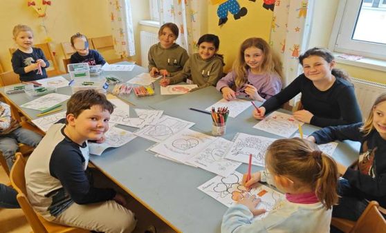 Kinderfreunde Leonding basteln für den Muttertag