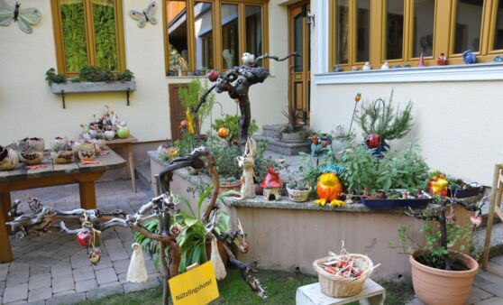 Besuch bei den Künstlern in der Region