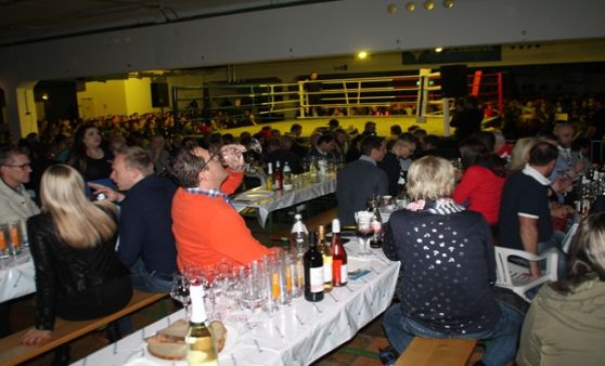 Fight Night Greinsfurth mit großartiger Siegesserie und neuem Weltmeister Robert Roseneder