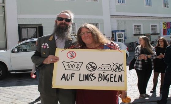 Friedlicher Gegenwind in Waidhofen bei Abschlusskundgebung von Herbert Kickl