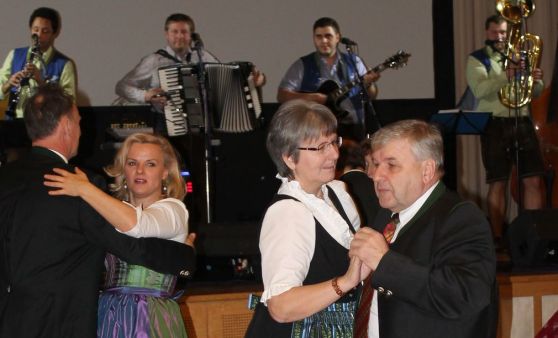 Bezirksbauernball 2017 „Midanaund im Trachtngwaund“ in Micheldorf