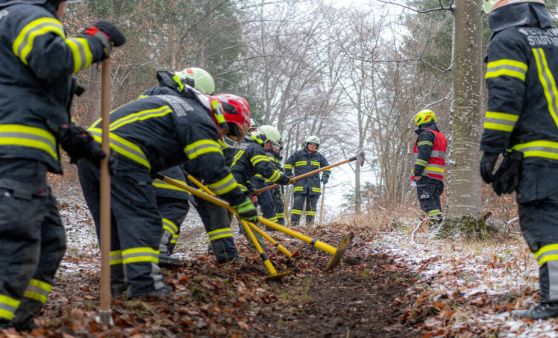 Vegetationsbrandbekämpfungs Ausbildung im Bezirk Kirchdorf