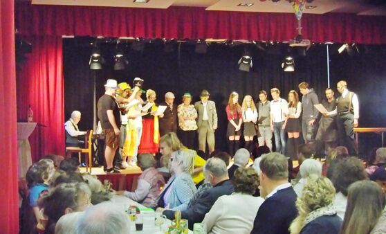 Grünau im Almtal: Großer Erfolg des Pfarrkabarettes 2016