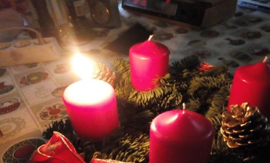 Almtal: Adventkranzweihe-Andachten im Seelsorgeraum Almtal.