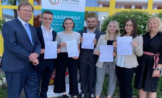 Erfolgsgeschichte:  Praxismodell Business School Vöcklabruck startet durch