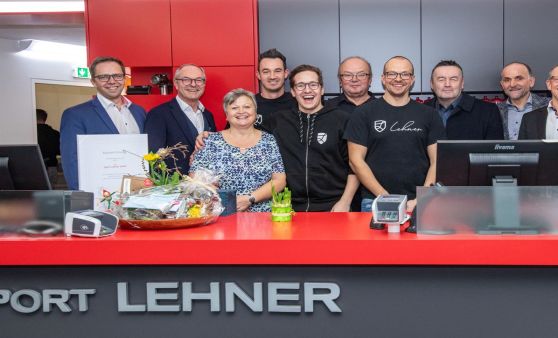 Eröffnungsfeier bei Sport Lehner