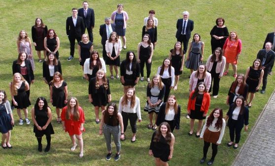 HLW-Schüler absolvierten Matura erfolgreich